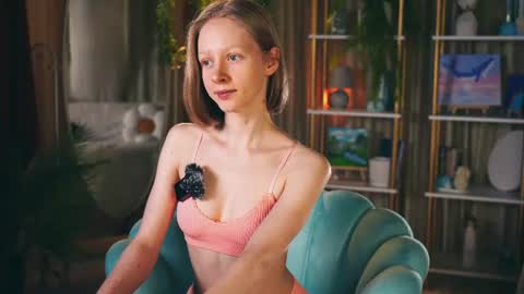 Snapshot of mia_vebes chatting on 06.18.26 Mia online show from 06.18.26