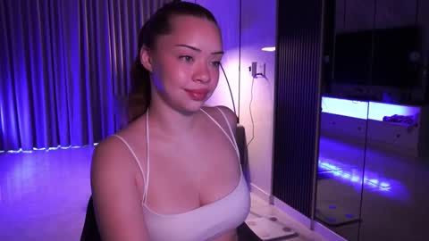 Snapshot of mia_vixen_ chatting on 09.29.25 VixenMia online show from 09.29.25