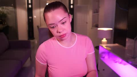 Snapshot of mia_vixen_ chatting on 10.15.25 VixenMia online show from 10.15.25