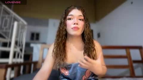 Snapshot of mia_viy chatting on 07.17.26 Mia online show from 07.17.26
