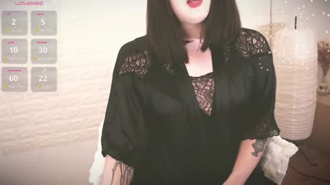 Snapshot of mia_wallase chatting on 12.30.24 mia_wallase online show from 12.30.24