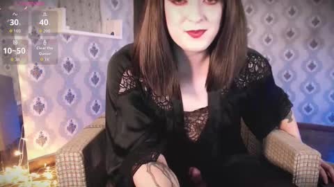 Snapshot of mia_wallase chatting on 09.25.25 mia_wallase online show from 09.25.25