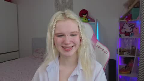 Mia online show from 04.03.26