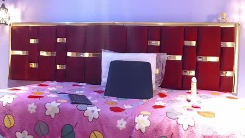 mia_wetts online show from 09.12.25