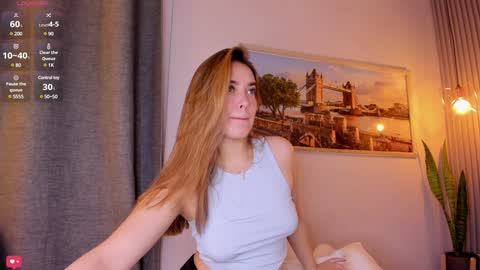 Snapshot of mia_white11 chatting on 01.06.25 Mia White online show from 01.06.25