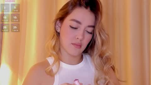 Mia White  online show from 03.13.26