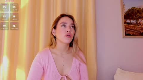 Mia White  online show from 04.06.26