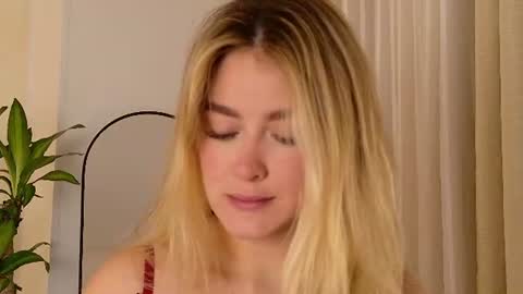 Mia White  online show from 06.16.26
