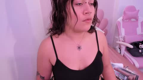 mia_yeager online show from 10.06.25