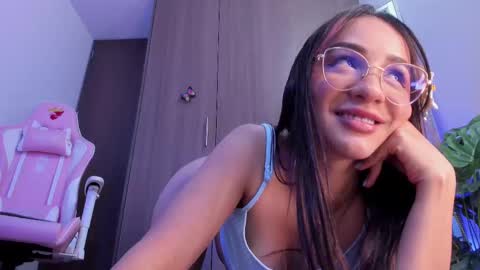 mia  nicolle online show from 02.20.25