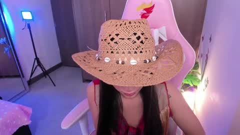 mia  nicolle online show from 10.30.25