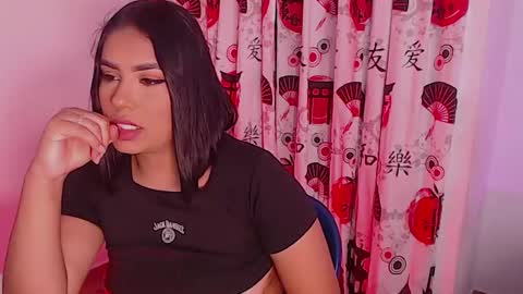 Mia online show from 01.10.25