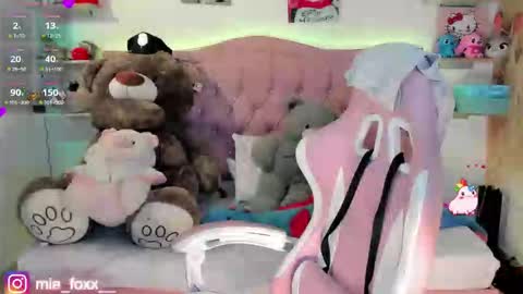 Mia online show from 02.28.26