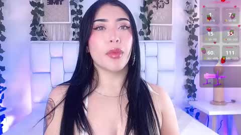 Snapshot of miaa_gh1 chatting on 09.24.25 Mia online show from 09.24.25