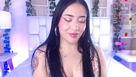 Snapshot of miaa_gh1 chatting on 10.05.25 Mia online show from 10.05.25