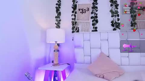 Snapshot of miaa_gh1 chatting on 10.15.25 Mia online show from 10.15.25