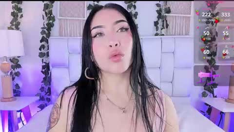 Snapshot of miaa_gh1 chatting on 11.06.25 Mia online show from 11.06.25