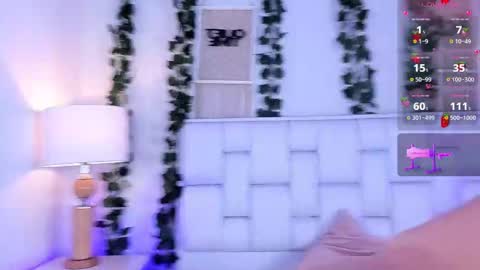 Mia online show from 12.04.25