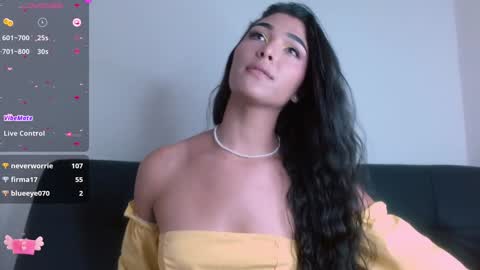 Snapshot of miaa_heart chatting on 01.23.25 Mia online show from 01.23.25