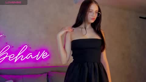 Snapshot of miaa_hill chatting on 02.19.26 Mia online show from 02.19.26