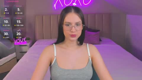 Mia online show from 04.20.26