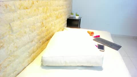Snapshot of miaa_roldan chatting on 12.21.24 Miaa online show from 12.21.24