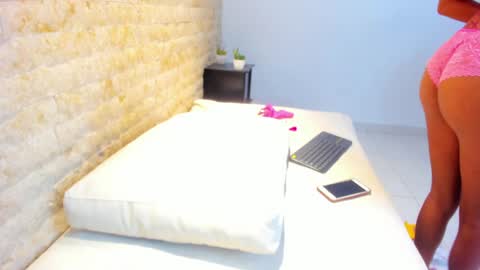 Snapshot of miaa_roldan chatting on 12.21.24 Miaa online show from 12.21.24