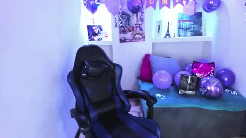 Snapshot of miaa_scott chatting on 09.30.25 online show from 09.30.25