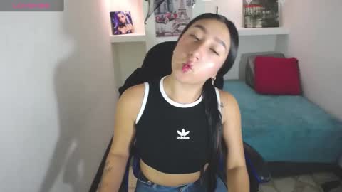 Snapshot of miaa_scott chatting on 11.04.25 online show from 11.04.25