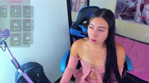 Snapshot of miaa_scott chatting on 11.05.25 online show from 11.05.25