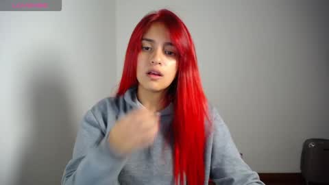 Snapshot of miaaa_mo chatting on 11.04.25 Ma online show from 11.04.25