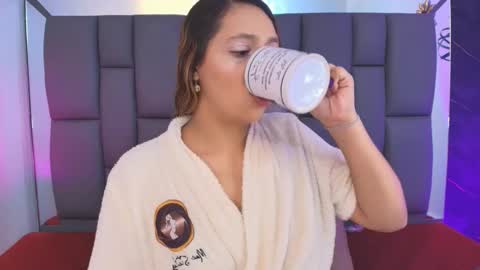 Mia online show from 02.04.26