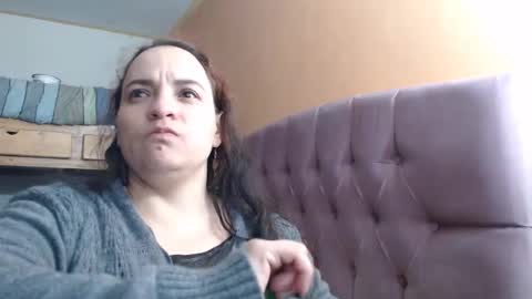 Snapshot of miaabrownn chatting on 01.05.25 MIA online show from 01.05.25