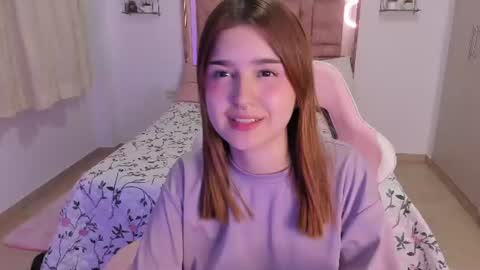 Snapshot of miaacute2 chatting on 07.13.26 Mia online show from 07.13.26