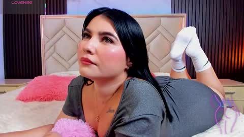 Miaa Farrel online show from 01.08.26