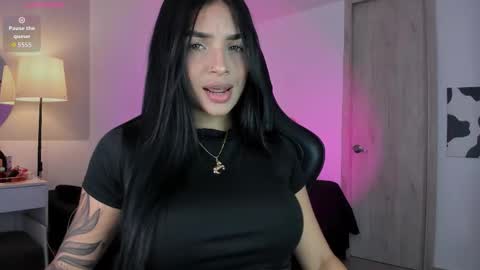 Mia online show from 09.16.25