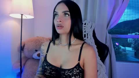 Mia online show from 11.08.25