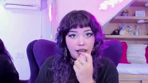 Mia online show from 11.04.25