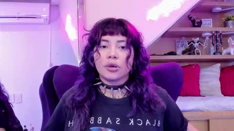 Mia online show from 11.08.25