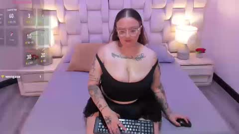 mia red hair molly short hair online show from 09.27.25