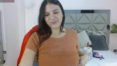 Mia Rodriguez online show from 11.26.25