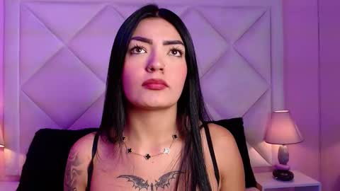 Snapshot of miaasmiith_ chatting on 11.18.25 Alexandra online show from 11.18.25