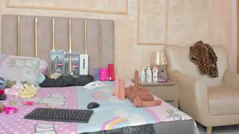 Miaasummer online show from 07.05.26