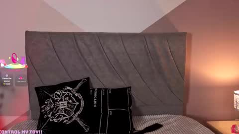 Snapshot of miablack_k chatting on 10.11.25 miablack_k online show from 10.11.25