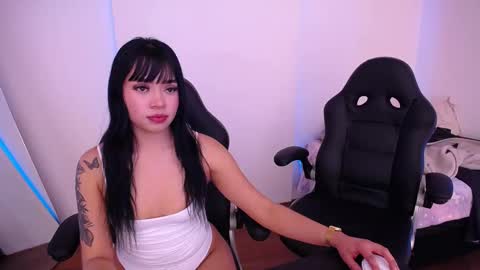 Snapshot of miablum_ chatting on 02.10.26 Mia Blum online show from 02.10.26