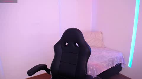 Snapshot of miablum_ chatting on 02.11.26 Mia Blum online show from 02.11.26