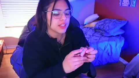 Mia online show from 01.21.25