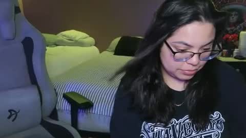 Snapshot of miacanela_xo chatting on 10.01.25 Mia online show from 10.01.25