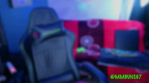 Snapshot of miacanela_xo chatting on 11.06.25 Mia online show from 11.06.25