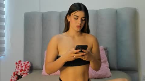 miacleark online show from 11.06.25